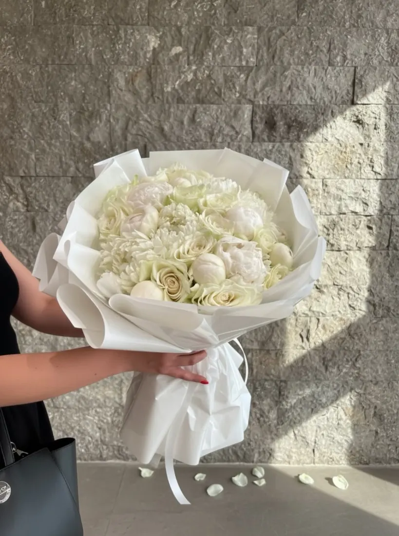 Şakayik Buketi̇-Peoni̇es Bouquet