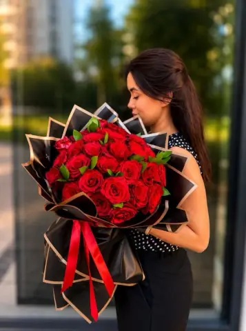 31 Kırmızı  Gül Buketi